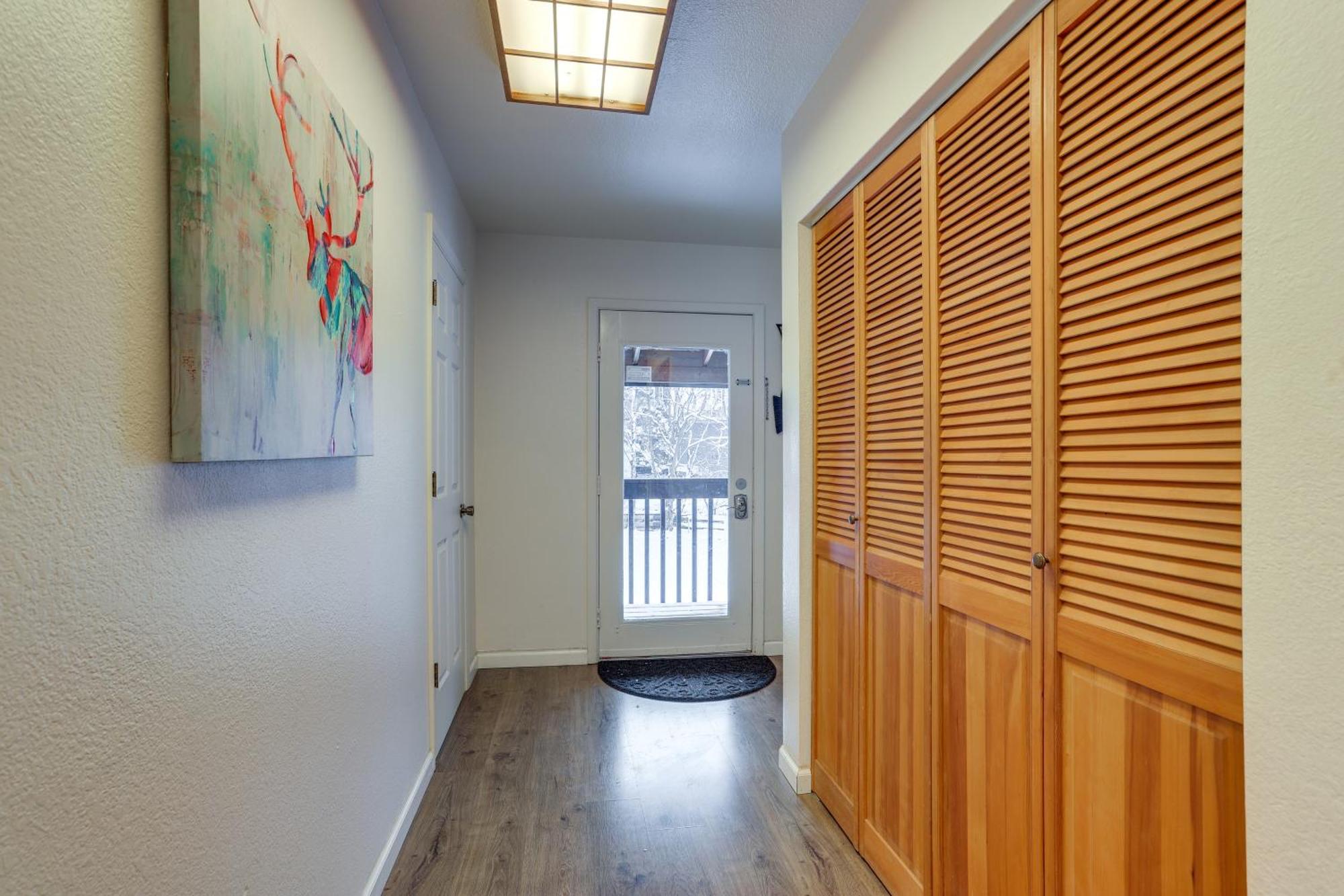 Waterfront Apt, Walk To Town And Coastal Trail! Анкъридж Екстериор снимка